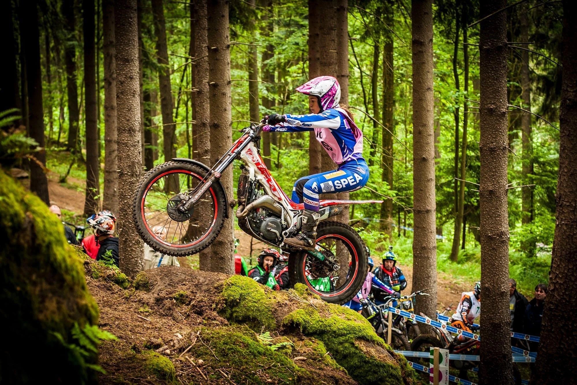 Maria Giró, dos grados, un máster y una escuela de trial (y solo veintisiete años)